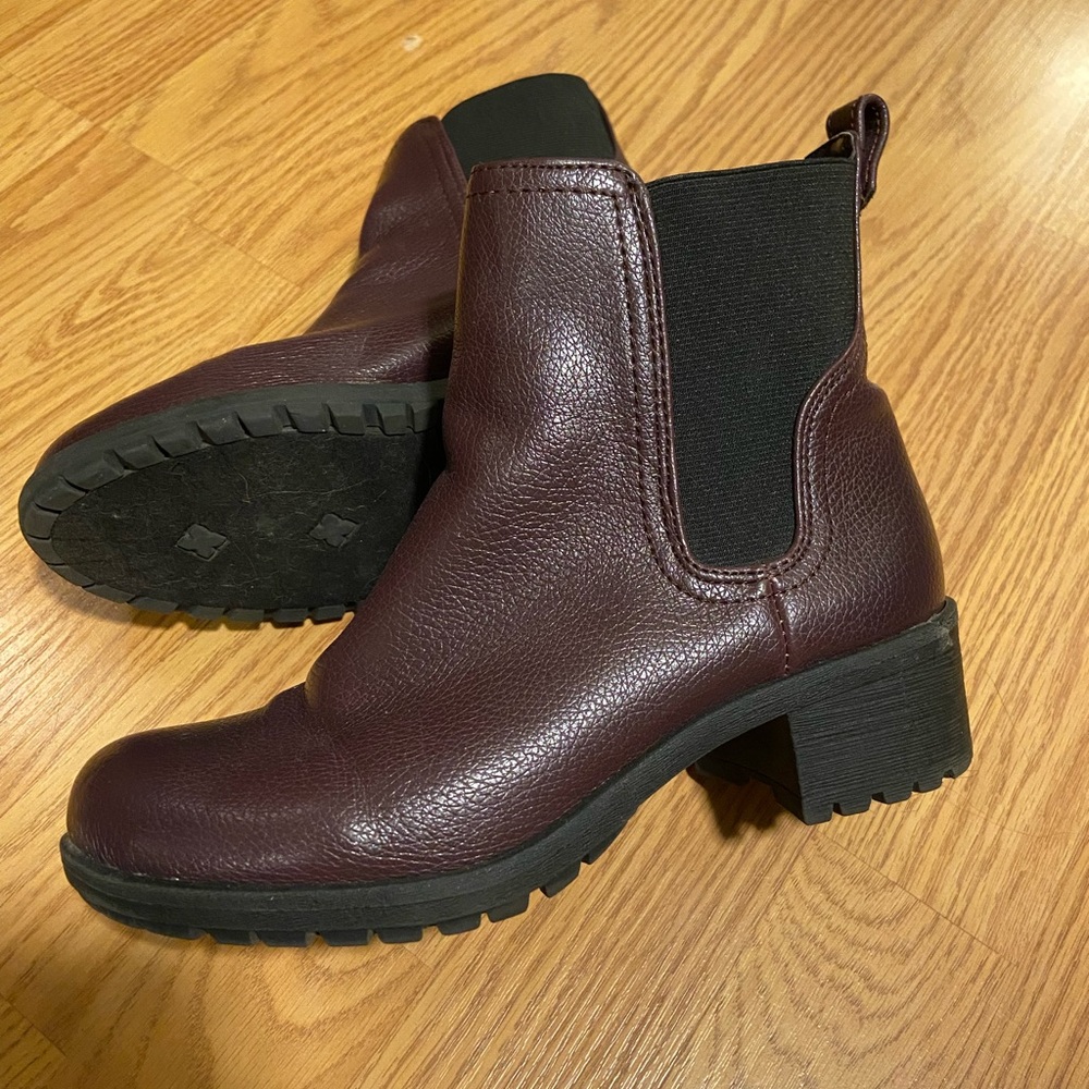 Vera Wang Burgundy Boots